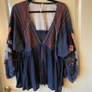 LARGE FREE PEOPLE shirt